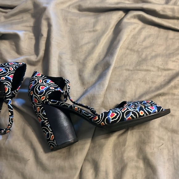 Chanel 38.5 shoes - Picture 3 of 6